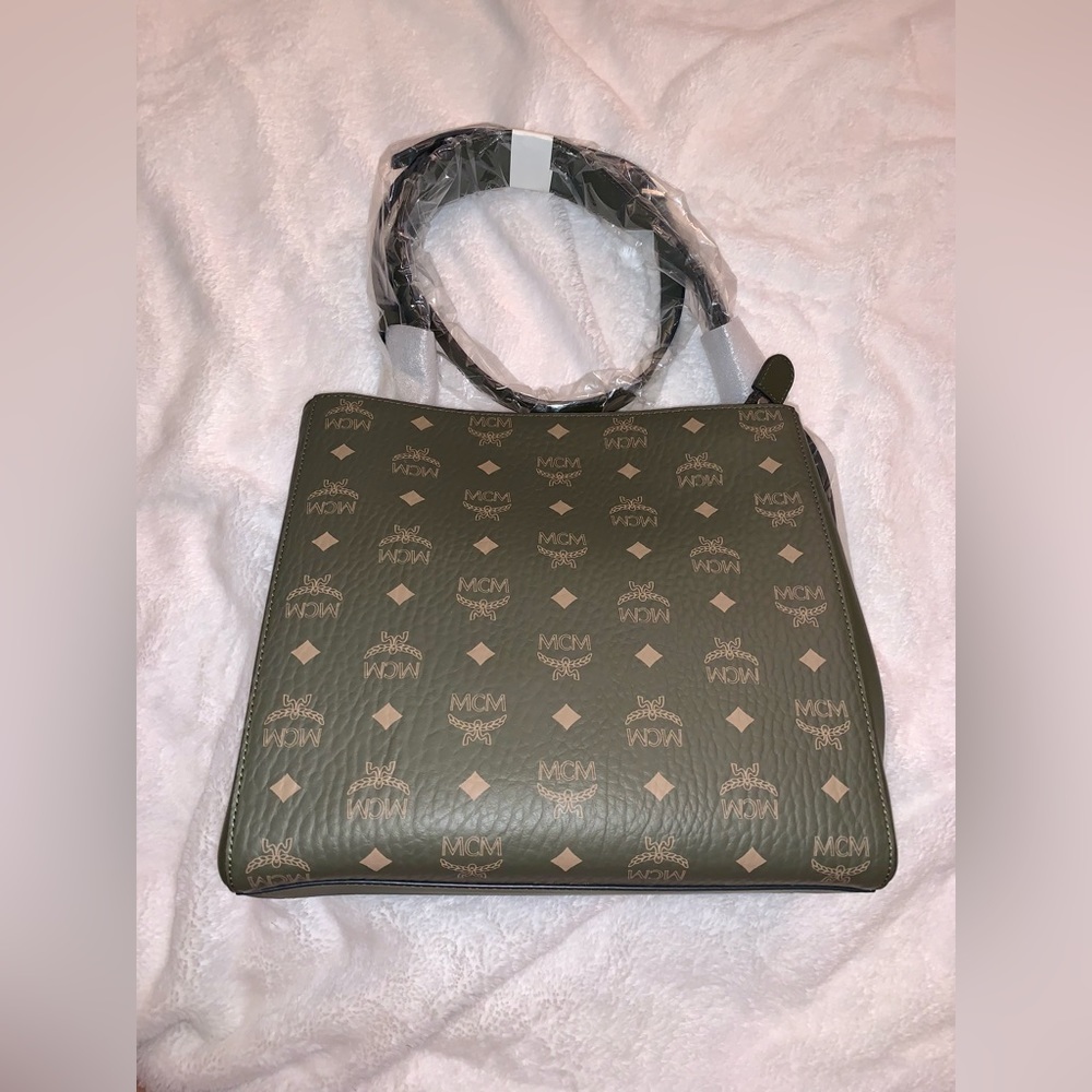MCM Medium Aren VI Leather Hobo Bag (Sea Turtle) - Picture 7 of 15